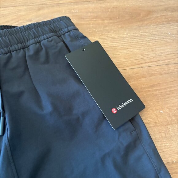 Lululemon Athletic Bowline Short 8” VersaTwill Obsidian NWT Men’s Size M - Picture 8 of 8